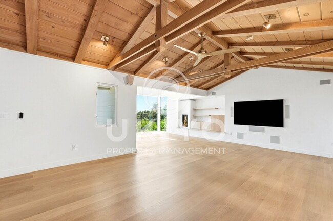 Photo - 133 Hilltop Crescent