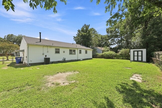 Photo - 1858 Branchwood St