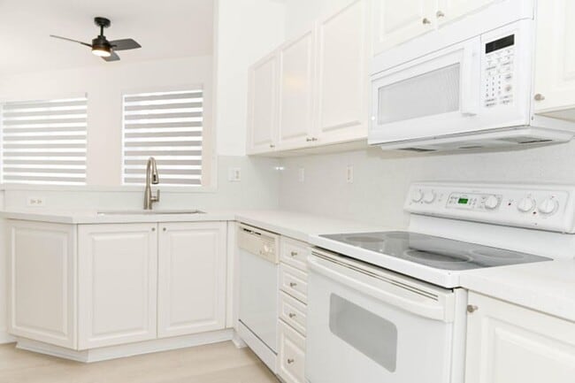 Building Photo - 5580 NW 107th Ave Rental