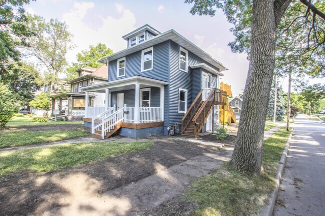 Photo - 2846 Rutland Ave Unidad #1