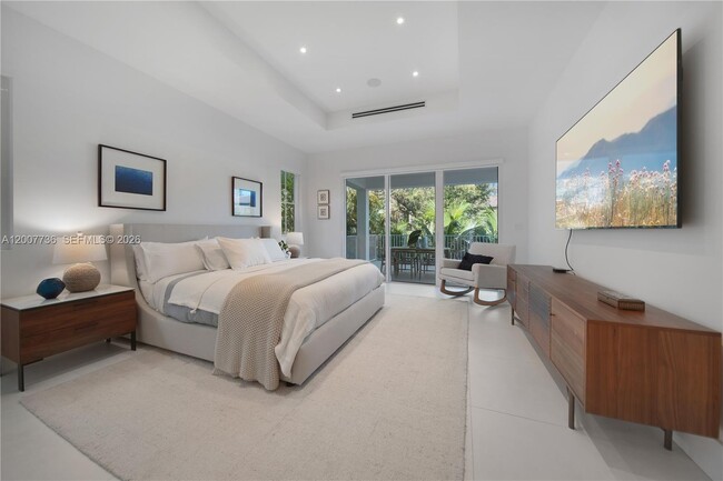 Photo - 6901 Veronese St