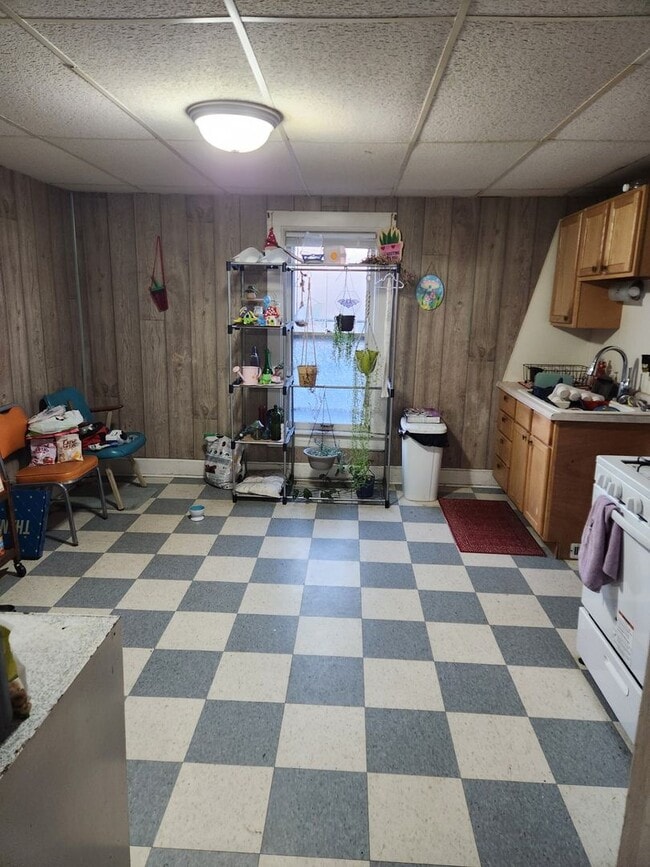 Building Photo - nre418 Unit 418