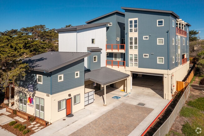 225 Cypress Ave