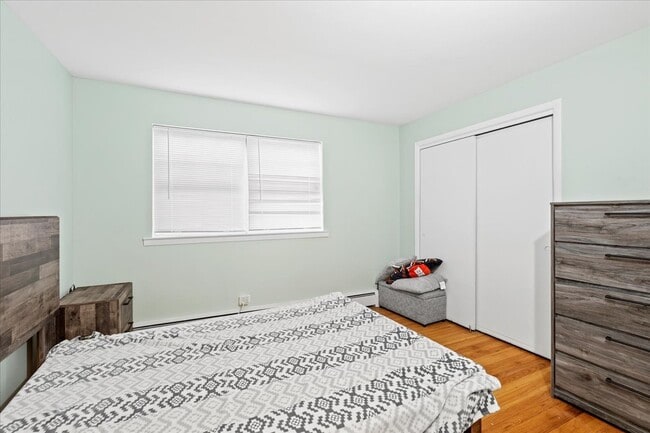 Photo - 1725 Howard Ave