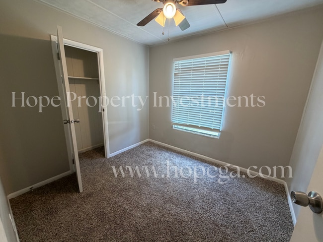 Photo - 4 Midland Park Ln