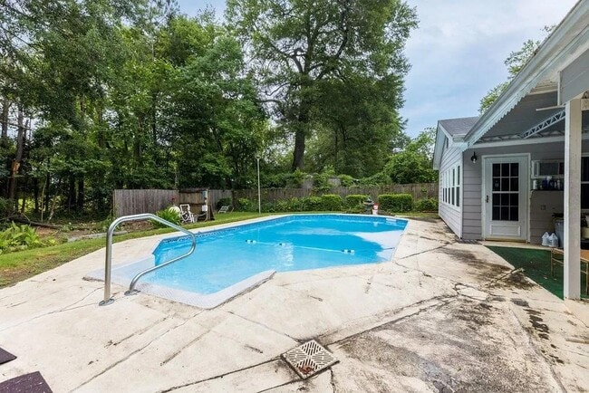 Photo - 1108 Rosewood Dr