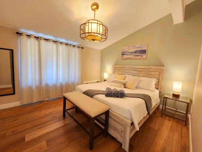 Photo - 34 Lausanne Ct