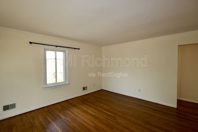 Photo - 9107 Mapleview Ave