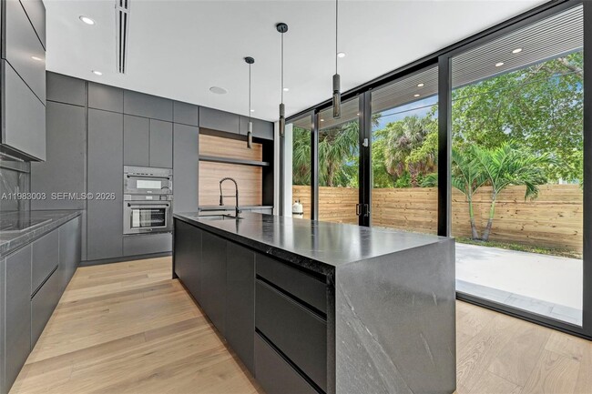 Photo - 630 NE 82nd St