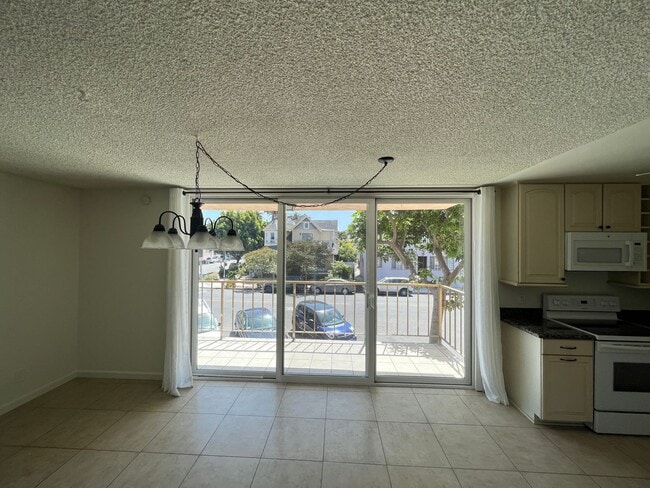 Photo - 2 Bedroom 2 Bath Spacious Condo For Rent in Long Beach Comes with Assigned Garage Space !