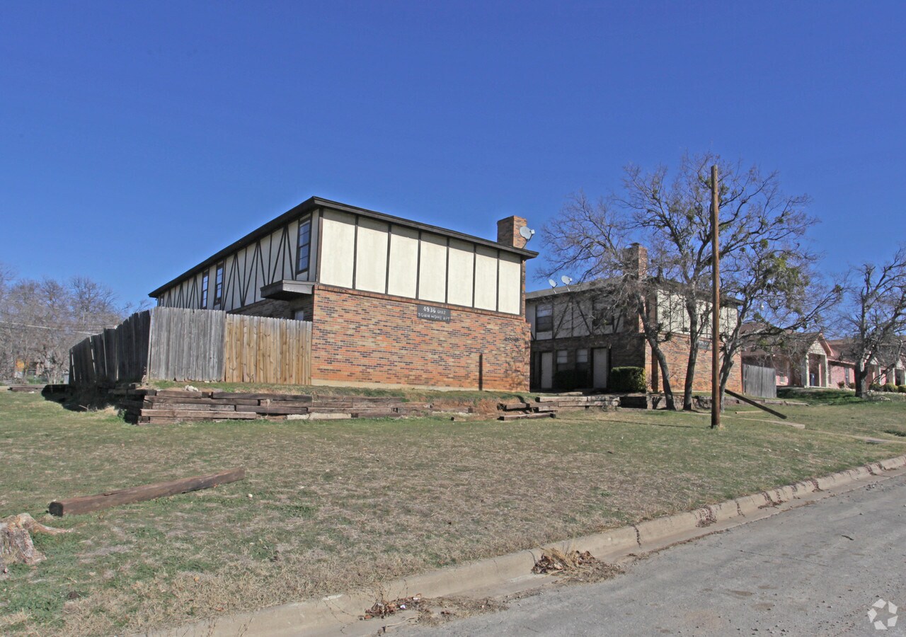 Photo - Hulen Townhomes
