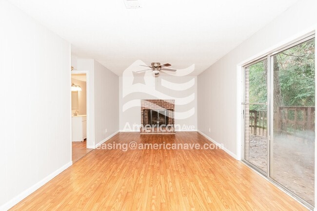 Photo - 404 Laurie Ln