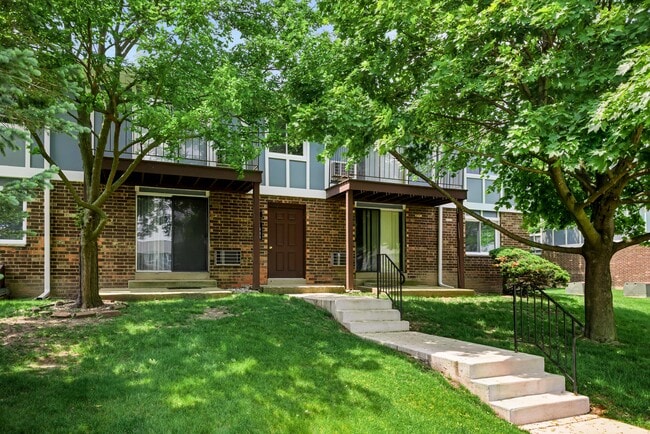 Photo - Camelot Apartments