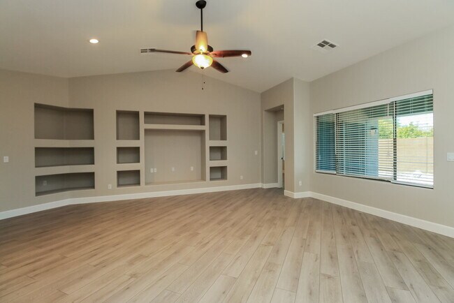 Photo - 1846 W Half Moon Cir