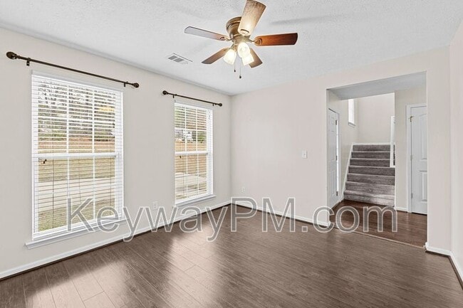 Photo - 1468 Collins Dr