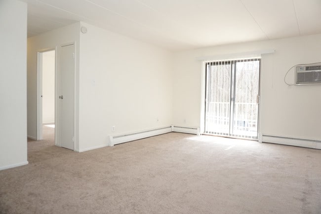 Photo - Ridgeway Court Apartments