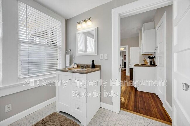 Photo - 1037 Kinard Ct