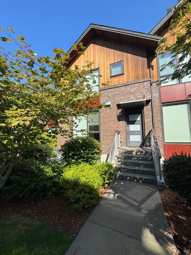 Building Photo - 4bd/3.5ba Seattle Condo Unit A