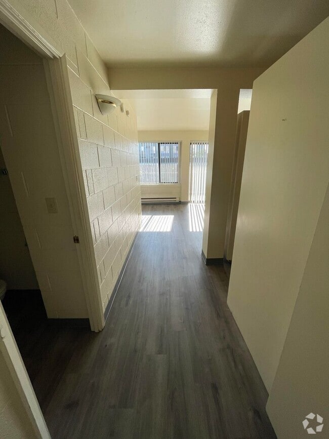 Building Photo - 1811 Summit Ave Unit 314 Rental