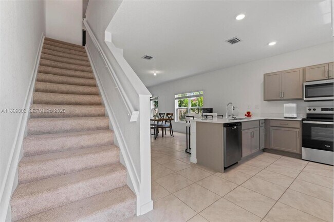 Photo - 377 NE 1st Ave