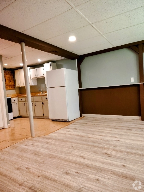 Building Photo - 361 Fern St Rental