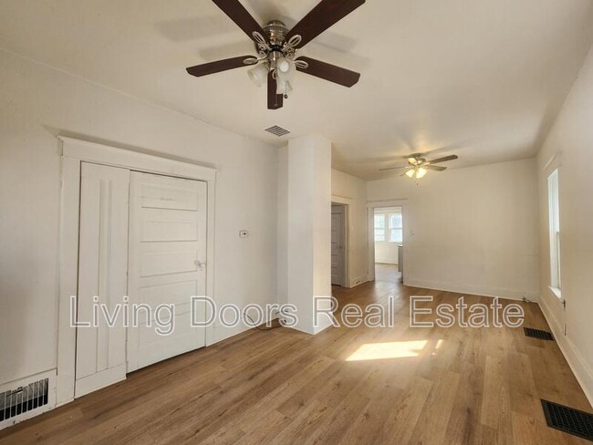 Photo - 843 New Hampshire St