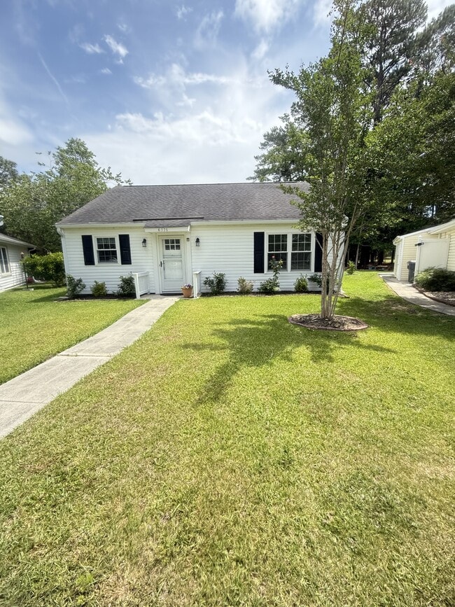 Photo - 6576 Pebble Beach Crescent