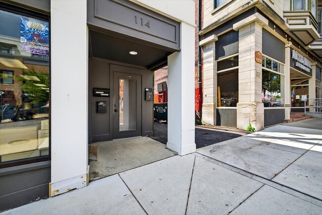 Photo - 114 E 6th St