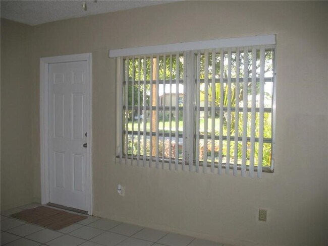 Photo - 2000 Rodman St Unit 1