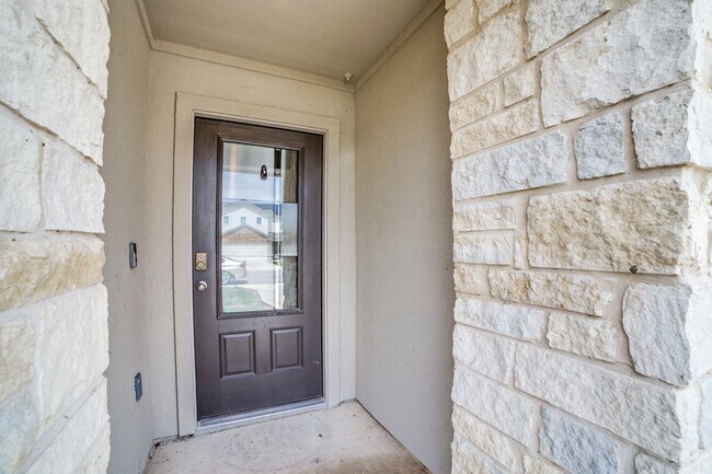 Photo - Welcome home to this 4/2/2 nestled in Whisper Falls