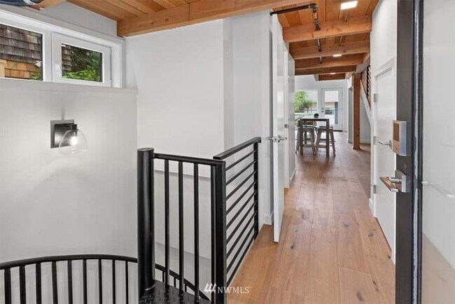 Photo - 2617 Franklin Ave E