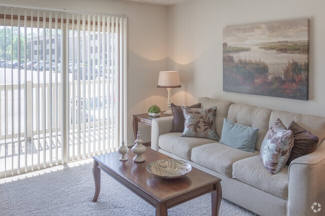 2BR, 1BA - 1,180 SF