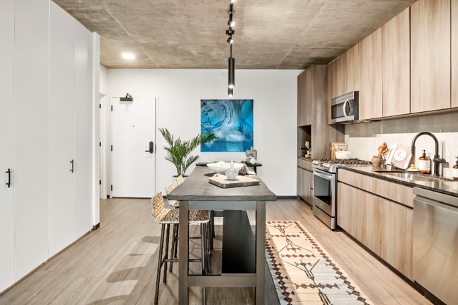 Photo - 1450 W Randolph St Unit 406