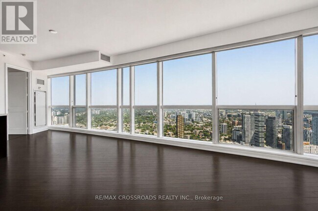 Photo - 388 Yonge St Unit 6107