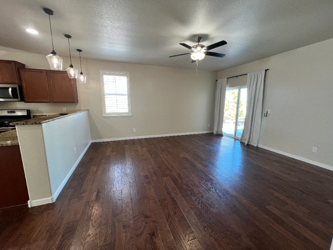 Photo - 5601 En Joie Pl