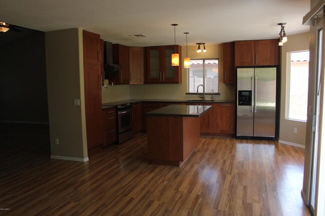 Photo - 1221 W Chicago St