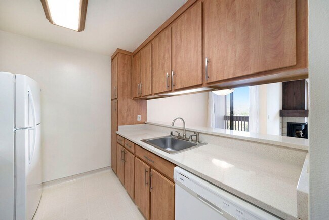 Photo - 2101 Shore Line Dr Unit 252