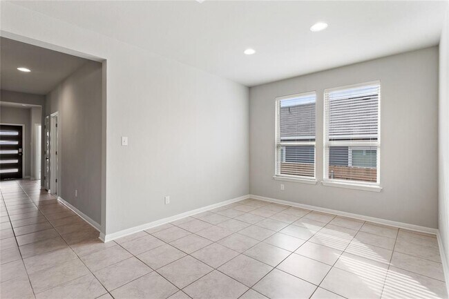 Photo - 313 McLintock Rd