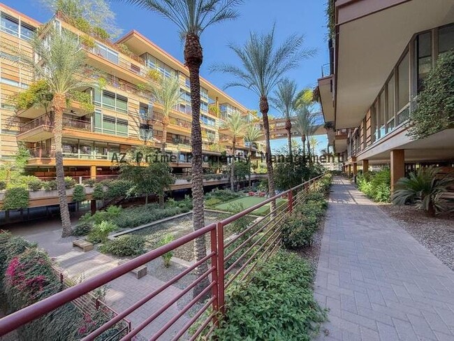 Building Photo - 7137 E Rancho Vista Dr Unit 2004