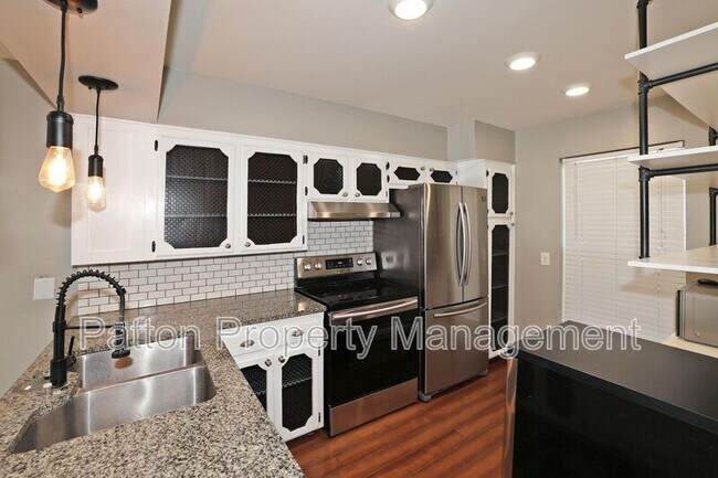 Photo - 3211 Villa Pl