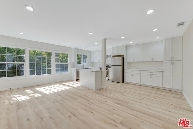 Photo - 853 S Bedford St Unit 3