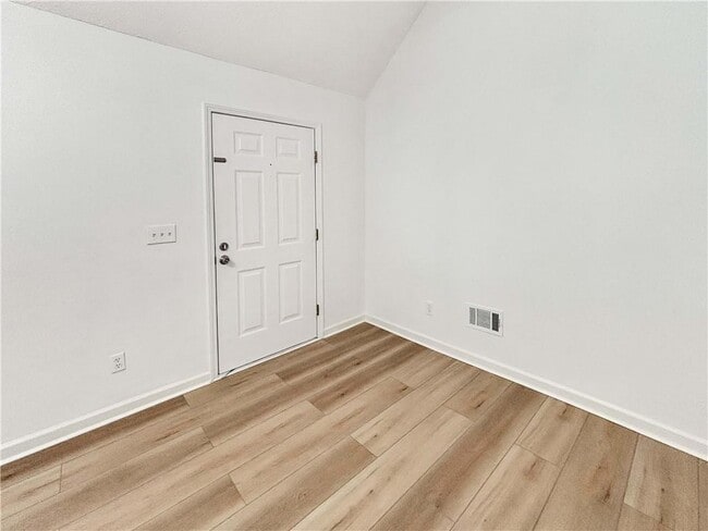 Photo - 5907 Brookside Dr SE