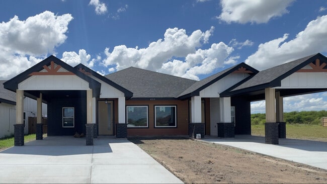 Building Photo - 4310 Escondido Ln