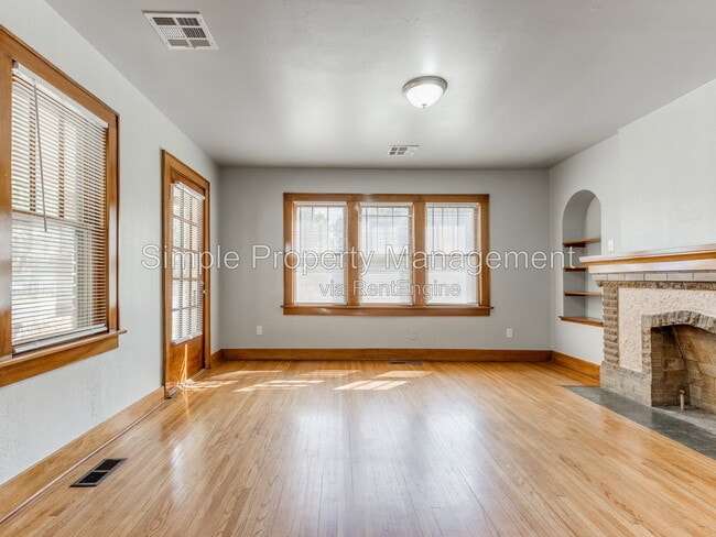2407 NW 12th St