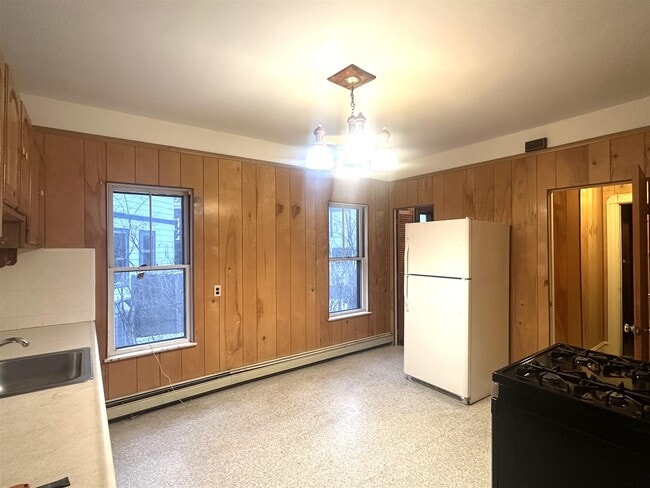 Photo - 18 Holyoke Rd Unit 1