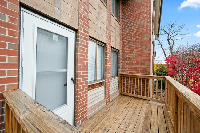 Building Photo - 20 Henderson Dr Unit A