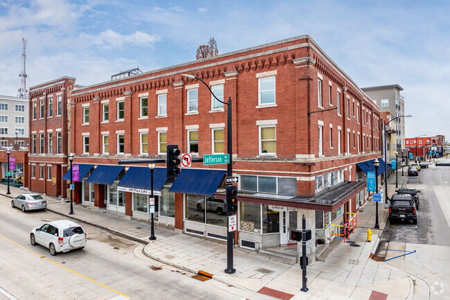 Building Photo - 400 Place Rental