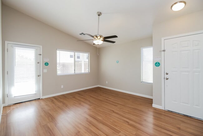 Photo - 16583 W Moreland St