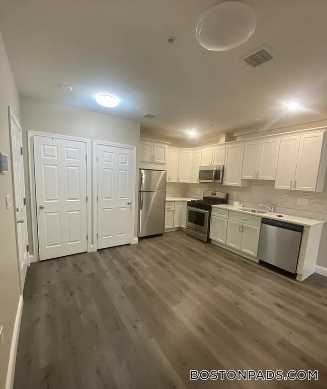 Photo - 191 N Common St Unit 202