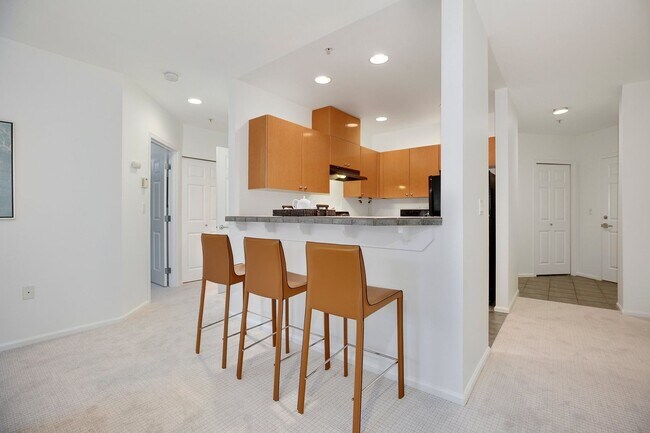 Photo - Charming 1-Bedroom in North Queen Anne clo... Unidad 302, Seattle, WA 98109